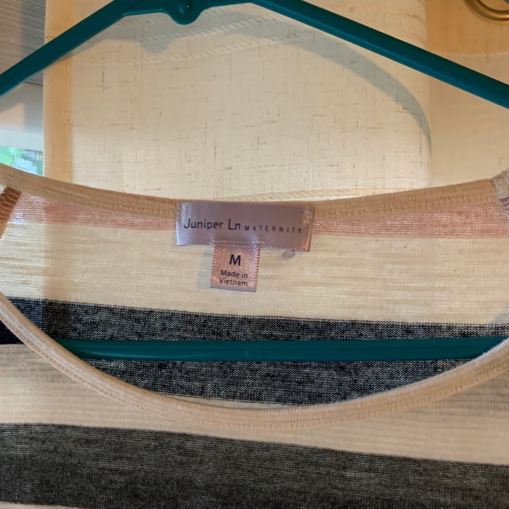 Juniper Lane Maternity Top Medium
